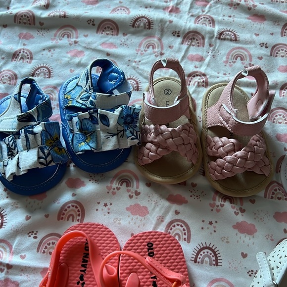 baby girl shoes bundle 3-6 M or size 2 - Picture 3 of 4